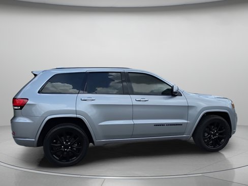 Used 2019 Jeep Grand Cherokee Altitude image 31
