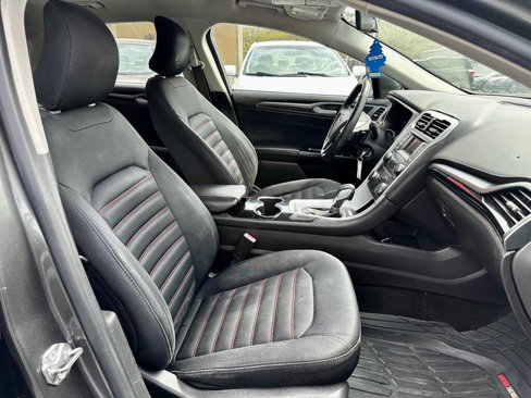 Used 2015 Ford Fusion SE w/ Equipment Group 201A image 10