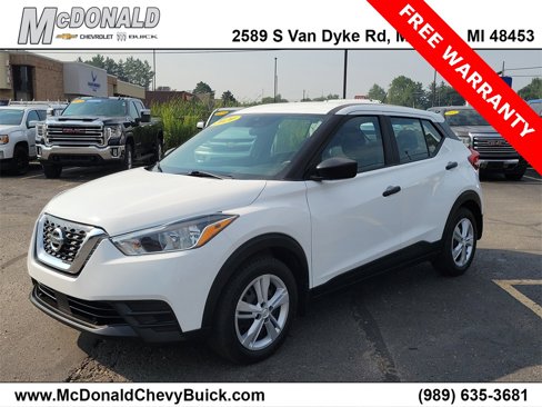 Used 2020 Nissan Kicks S image 2