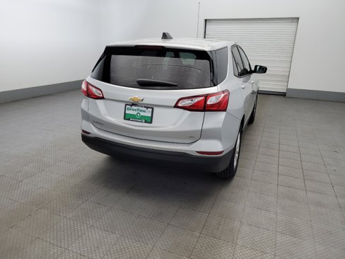 Used 2019 Chevrolet Equinox LS w/ LS Convenience Package image 7