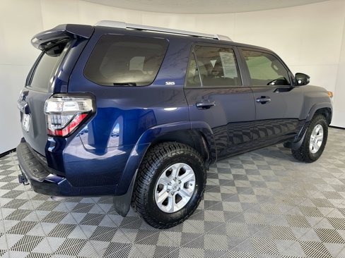 Used 2017 Toyota 4Runner SR5 Premium image 8