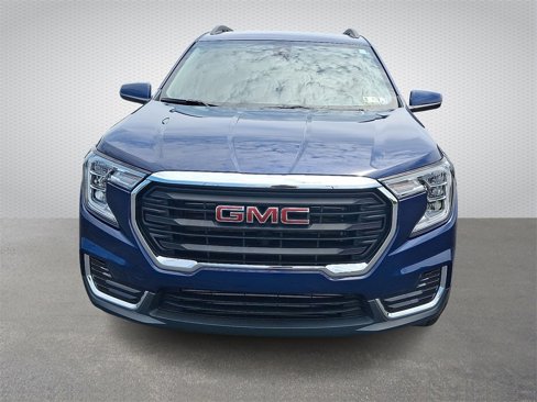 Certified 2022 GMC Terrain SLE w/ Driver Convenience Package image 2