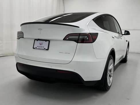Used 2021 Tesla Model Y Long Range image 6