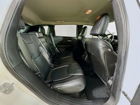 Used 2015 Jeep Cherokee Latitude w/ Comfort/Convenience Group image 28