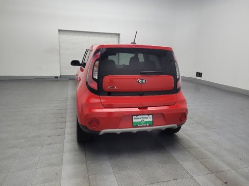 Used 2019 Kia Soul + image 6