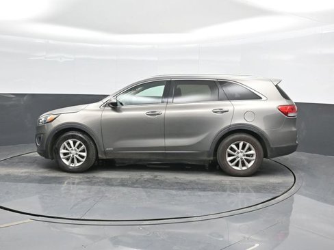 Used 2018 Kia Sorento LX image 9