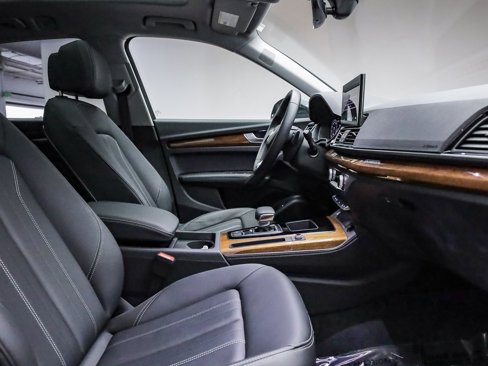 Certified 2024 Audi Q5 2.0T Premium Plus w/ Premium Plus Package image 18