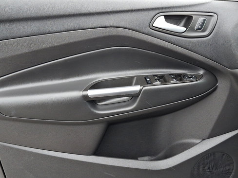 Used 2018 Ford Escape SE w/ SE Sport Appearance Package image 13