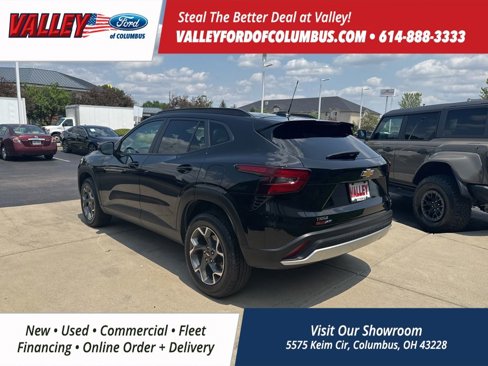 Used 2024 Chevrolet Trax LT w/ LT Convenience Package image 7