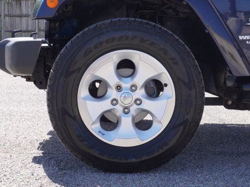 Used 2013 Jeep Wrangler Unlimited Sahara w/ Connectivity Group image 9