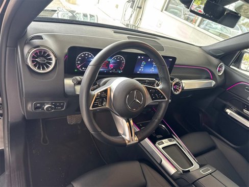 Used 2025 Mercedes-Benz GLB 250 image 17