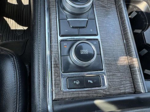 Used 2020 Ford Expedition Limited w/ Equipment Group 302A image 28
