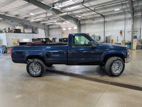 Used 1996 Chevrolet Silverado 2500 4x4 Regular Cab image 2