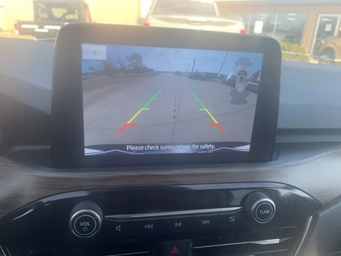 Used 2020 Ford Escape Titanium image 19