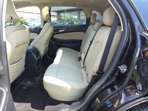 Used 2019 Ford Edge SEL image 31