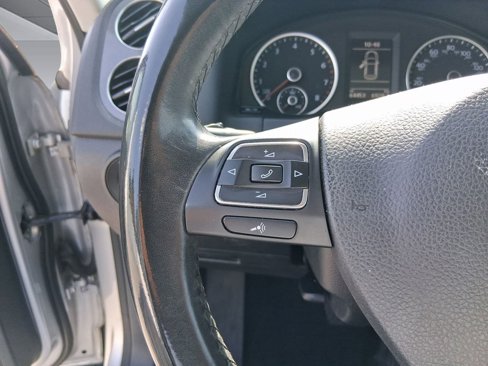 Used 2017 Volkswagen Tiguan S image 14