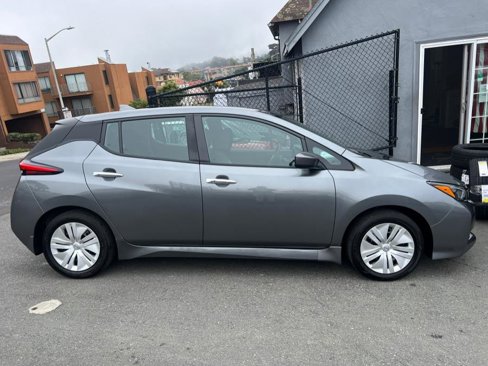 Used 2025 Nissan Leaf S image 4