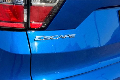 Used 2017 Ford Escape SE image 9