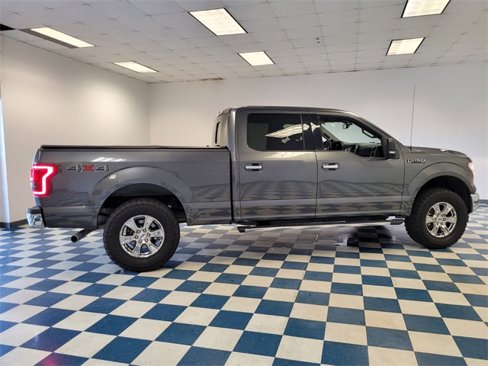 Used 2017 Ford F150 XLT w/ Equipment Group 302A Luxury image 9