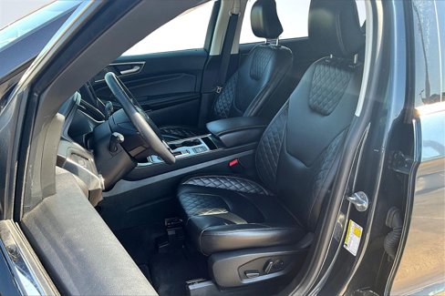 Used 2024 Ford Edge Titanium image 25