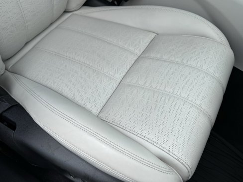Used 2019 Land Rover Range Rover Velar R-Dynamic HSE image 26