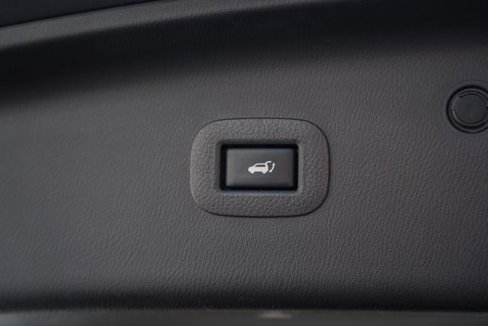 Used 2020 Nissan Armada SV w/ Driver Package image 10