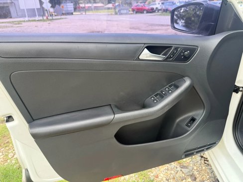 Used 2013 Volkswagen Jetta S image 18