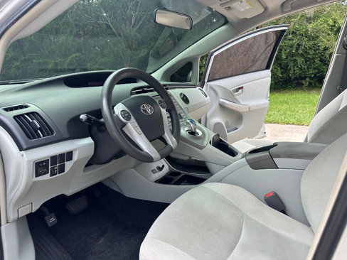 Used 2014 Toyota Prius Three image 10
