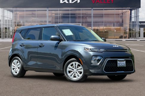Certified 2022 Kia Soul LX image 2
