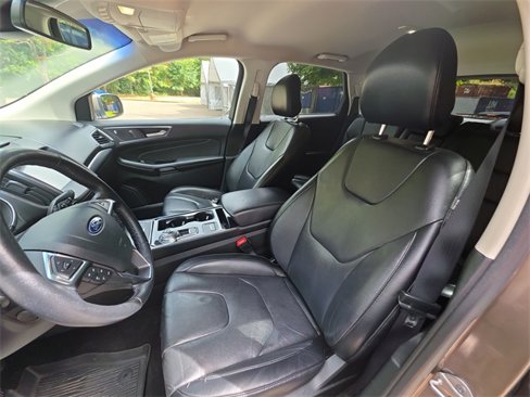 Used 2019 Ford Edge Titanium w/ Cold Weather Package image 11