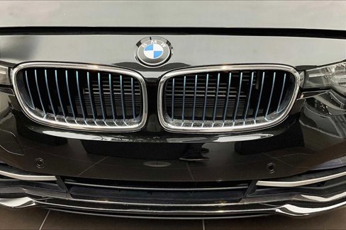 Used 2017 BMW 330e image 29