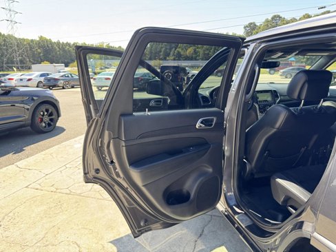 Used 2018 Jeep Grand Cherokee Altitude image 8