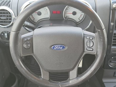 Used 2010 Ford Explorer Sport Trac XLT image 15