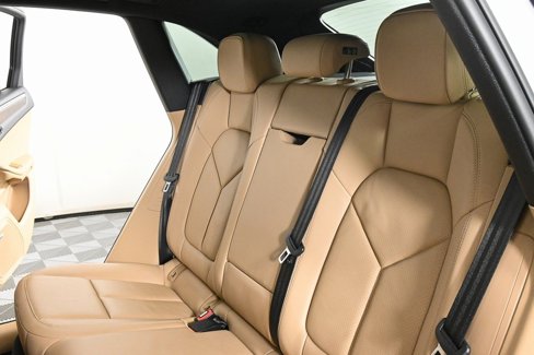 Certified 2022 Porsche Macan image 22