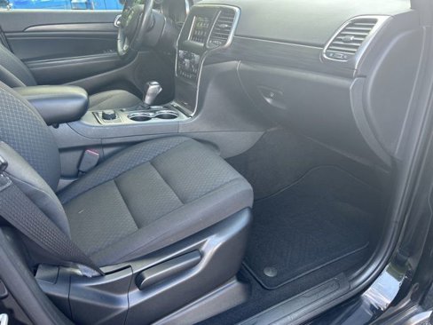 Used 2020 Jeep Grand Cherokee Laredo image 40