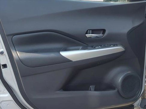 Used 2019 Nissan Kicks SR w/ SR Premium Package image 17