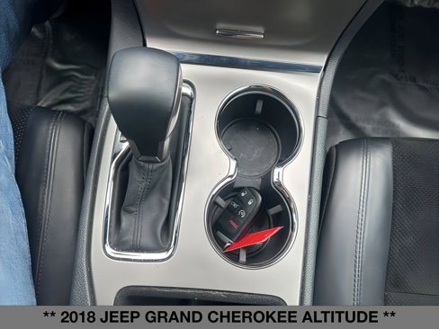 Used 2018 Jeep Grand Cherokee Altitude image 25