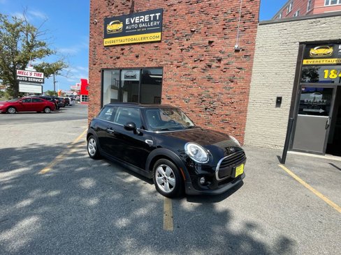 Used 2018 MINI Cooper 2-Door Hardtop image 1