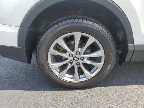 Used 2016 Toyota RAV4 Limited image 5