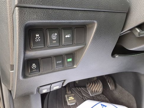 Used 2017 Nissan Rogue SV image 27