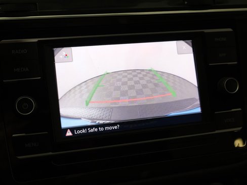 Used 2020 Volkswagen Tiguan S image 44