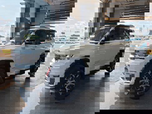 New 2025 Jeep Grand Cherokee L Limited image 1