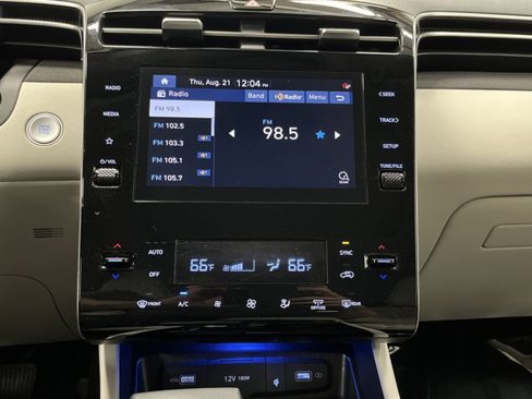 Used 2022 Hyundai Tucson SEL w/ Convenience + Premium Package image 9