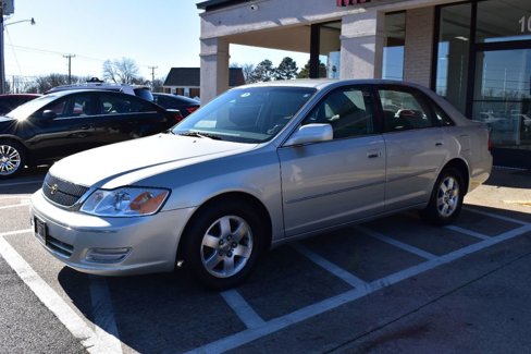 Used 2000 Toyota Avalon XL image 8