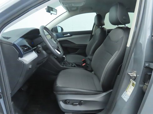 Certified 2022 Volkswagen Taos SE image 20