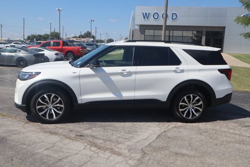 New 2025 Ford Explorer ST-Line image 3