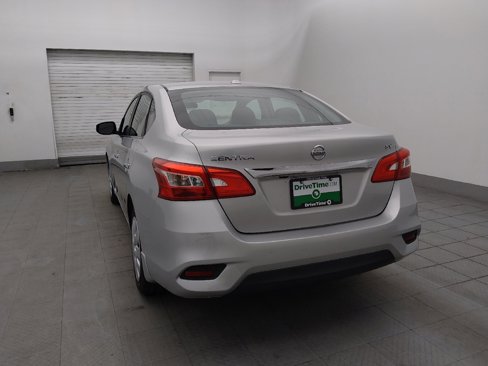 Used 2017 Nissan Sentra SV image 6