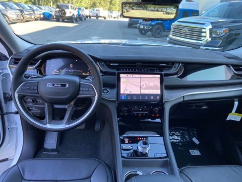Used 2023 Jeep Grand Cherokee 30th Anniversary image 14