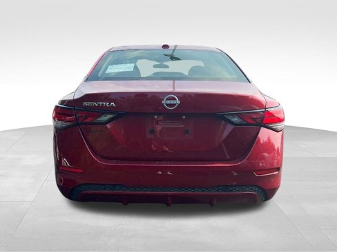 Used 2025 Nissan Sentra SV image 6