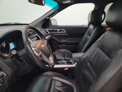 Used 2015 Ford Explorer XLT w/ Equipment Group 202A image 17